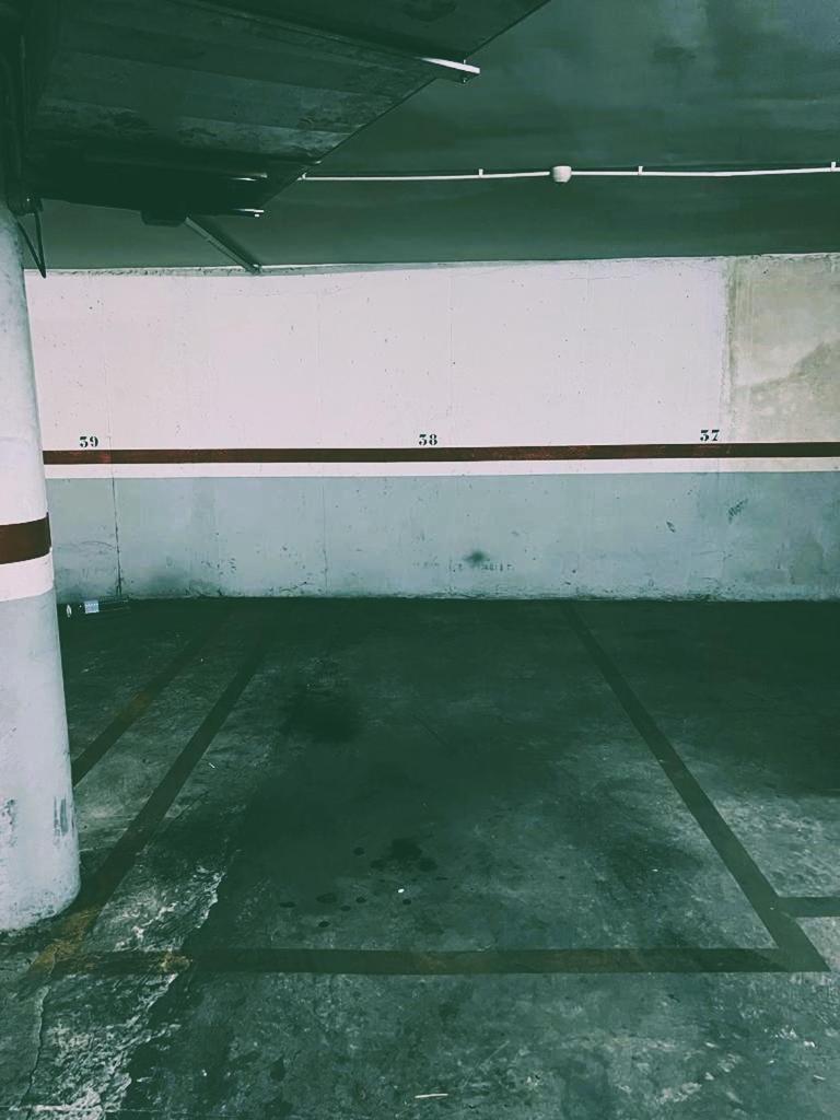Esmeralda With Free Private Underground Parking Appartement